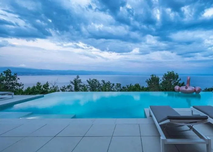 Villa Stunning Kvarner 5 Bedrooms Aura Caesar Stunning Sea Views Medveja