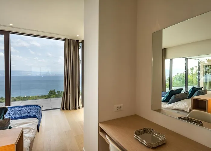 Villa Stunning Kvarner 5 Bedrooms Aura Caesar Stunning Sea Views Medveja