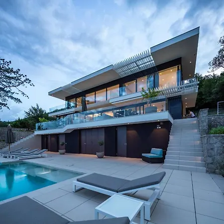 Stunning Kvarner 5 Bedrooms Aura Caesar Stunning Sea Views Medveja