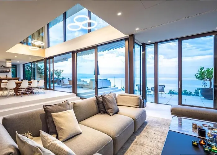 Вилла Stunning Kvarner 5 Bedrooms Aura Caesar Stunning Sea Views Медвежа