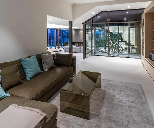 Stunning Kvarner 5 Bedrooms Aura Caesar Stunning Sea Views Медвежа