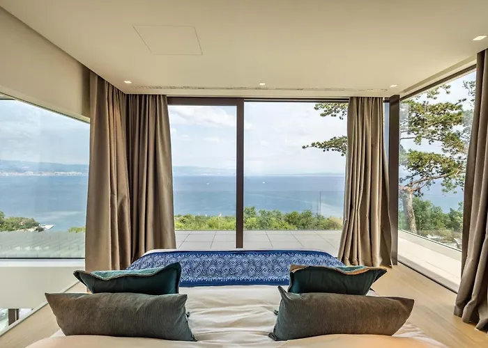 Stunning Kvarner 5 Bedrooms Aura Caesar Stunning Sea Views Медвежа
