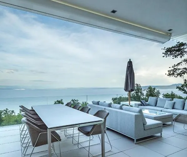Вилла Stunning Kvarner 5 Bedrooms Aura Caesar Stunning Sea Views